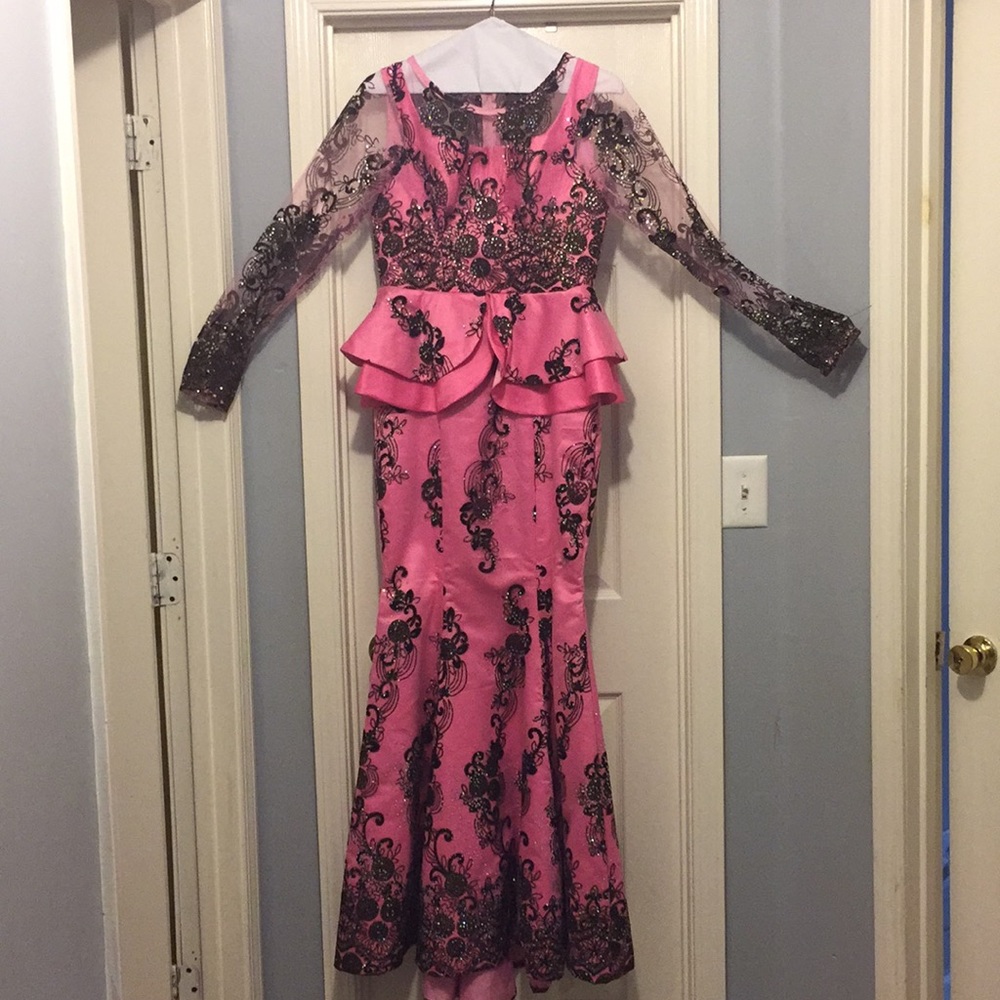 Lace Maxi dress for prom, party or wedding.